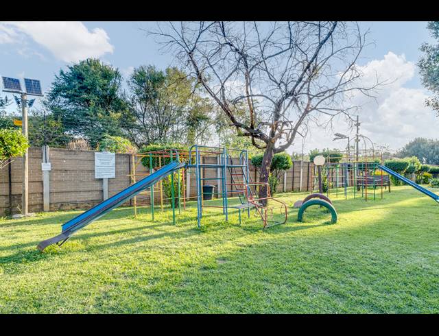 2 BEDROOM TOWNHOUSE FOR SALE IN ALLEN'S NEK